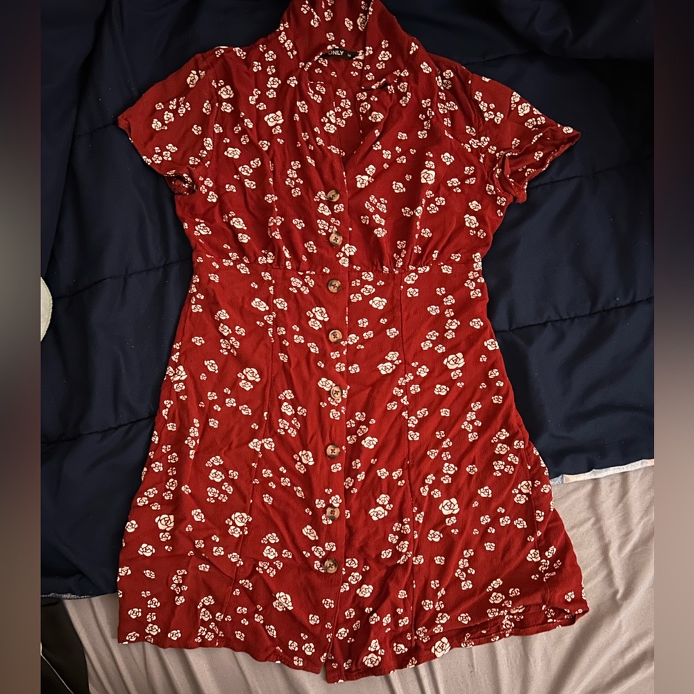 Maroon Short Dress with White rose prints by Only